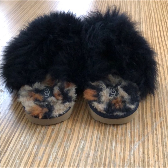 UGG Cozy II Leopard Slippers
Women’s size 5 - Picture 3 of 8